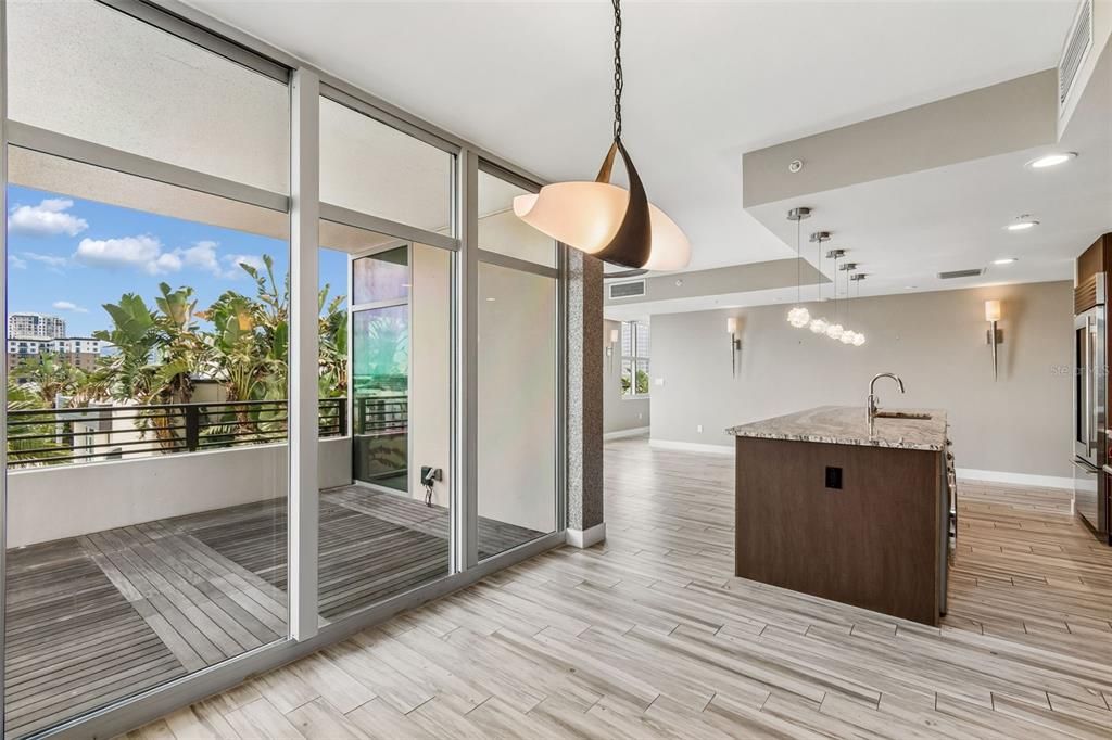 En Venta: $574,900 (2 camas, 2 baños, 1278 Pies cuadrados)