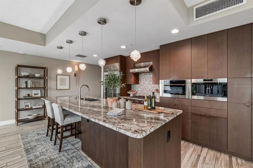 En Venta: $574,900 (2 camas, 2 baños, 1278 Pies cuadrados)