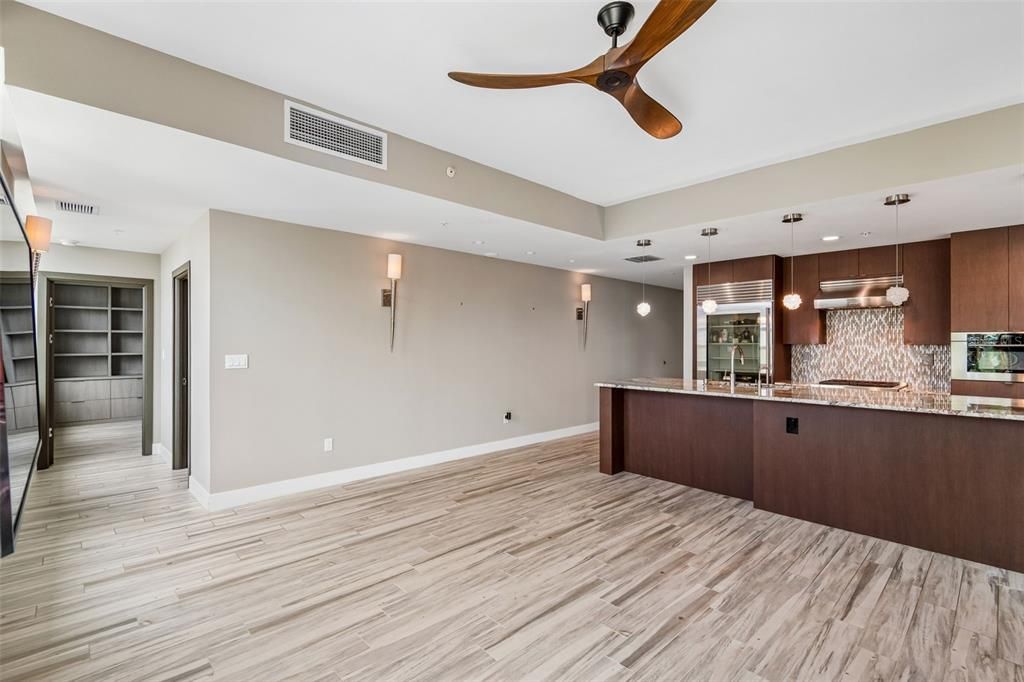 En Venta: $574,900 (2 camas, 2 baños, 1278 Pies cuadrados)
