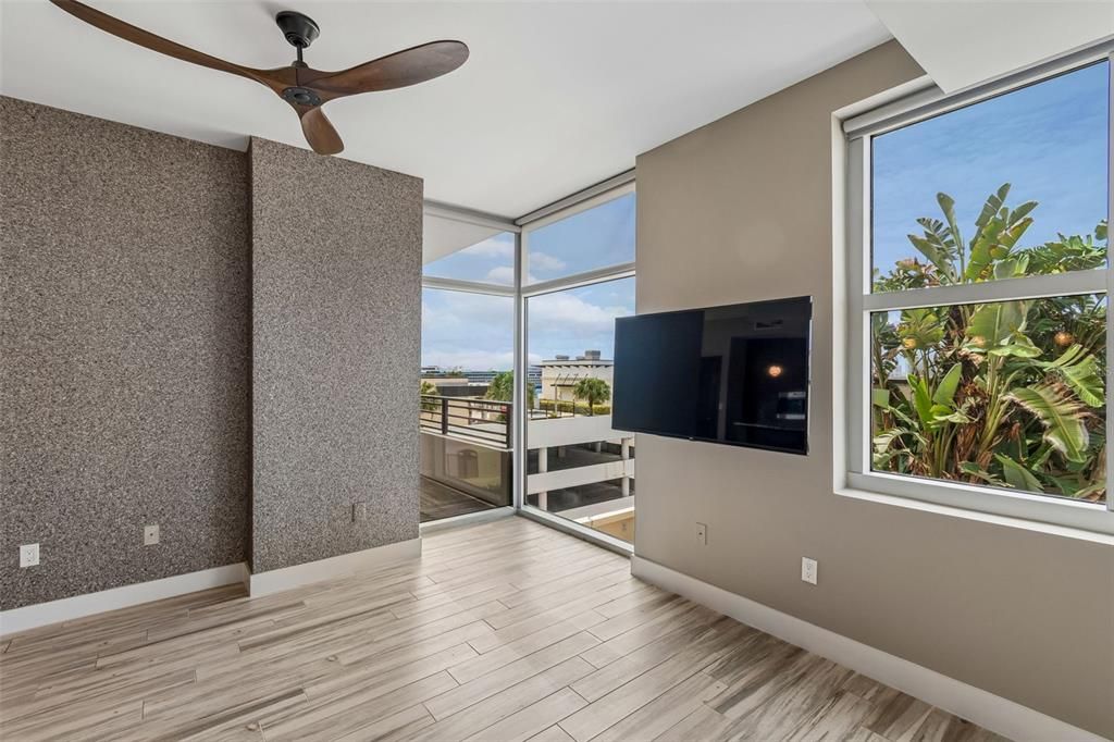 En Venta: $574,900 (2 camas, 2 baños, 1278 Pies cuadrados)