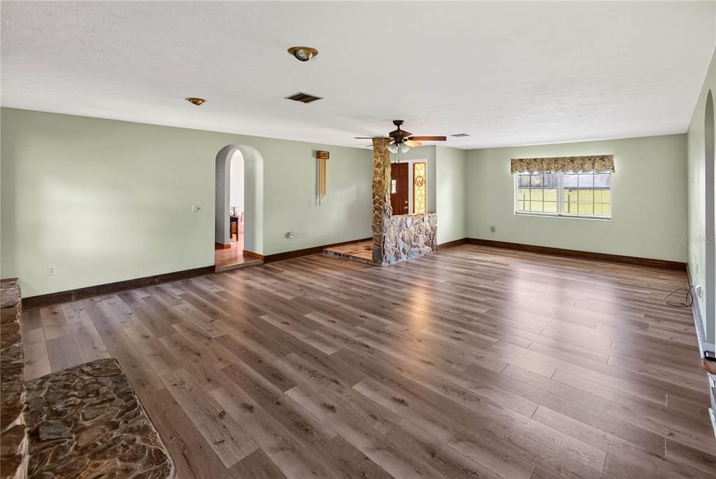 En Venta: $475,000 (3 camas, 2 baños, 1850 Pies cuadrados)