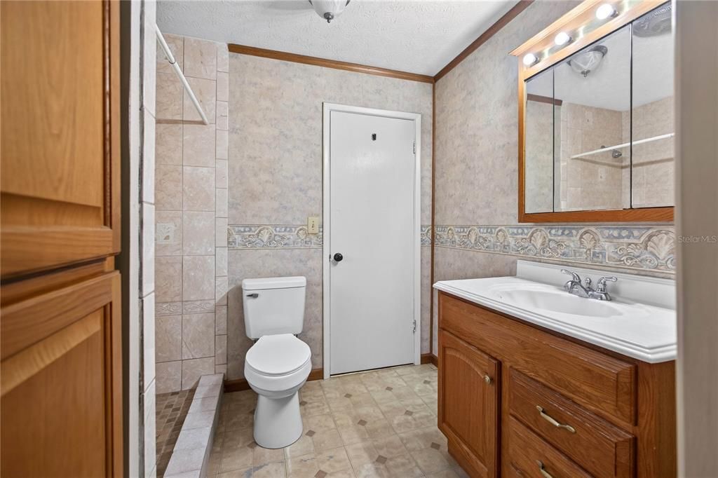 En Venta: $475,000 (3 camas, 2 baños, 1850 Pies cuadrados)