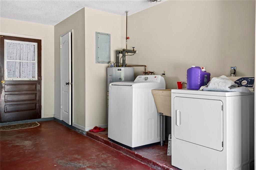 En Venta: $475,000 (3 camas, 2 baños, 1850 Pies cuadrados)