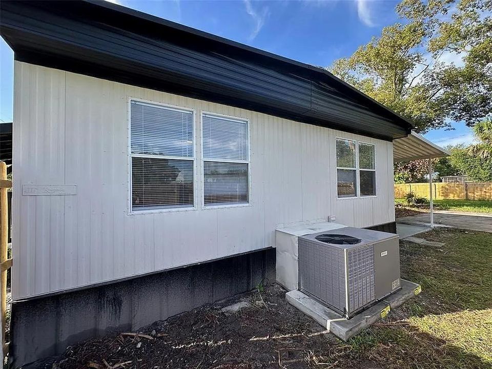 For Sale: $249,900 (3 beds, 2 baths, 1056 Square Feet)