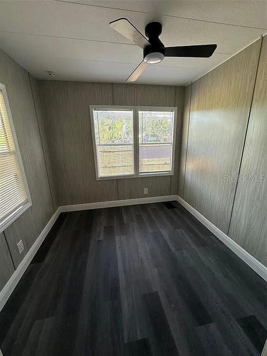 For Sale: $249,900 (3 beds, 2 baths, 1056 Square Feet)