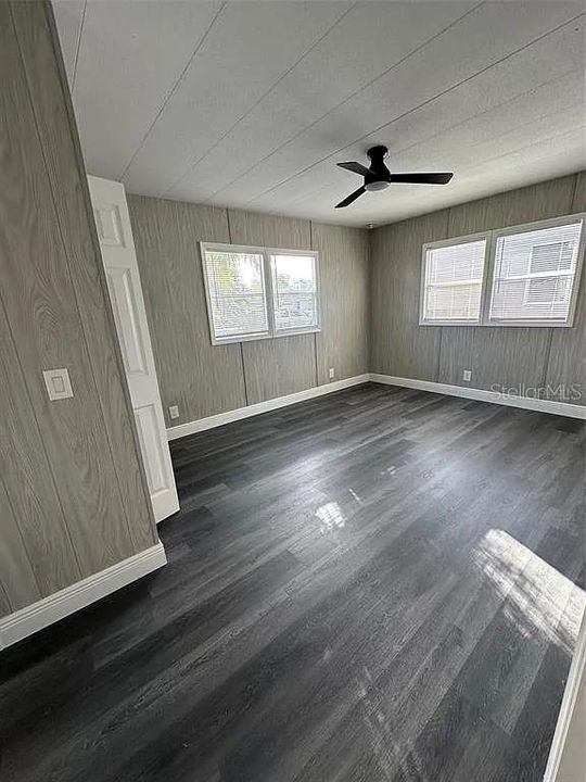 For Sale: $249,900 (3 beds, 2 baths, 1056 Square Feet)
