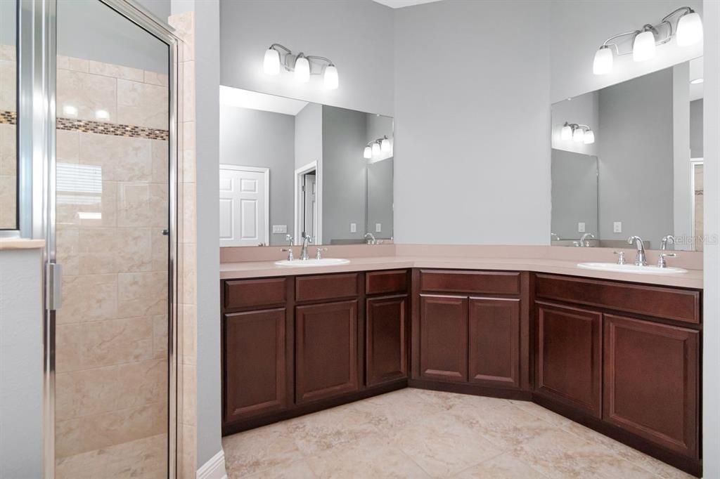 For Sale: $919,900 (5 beds, 3 baths, 3112 Square Feet)