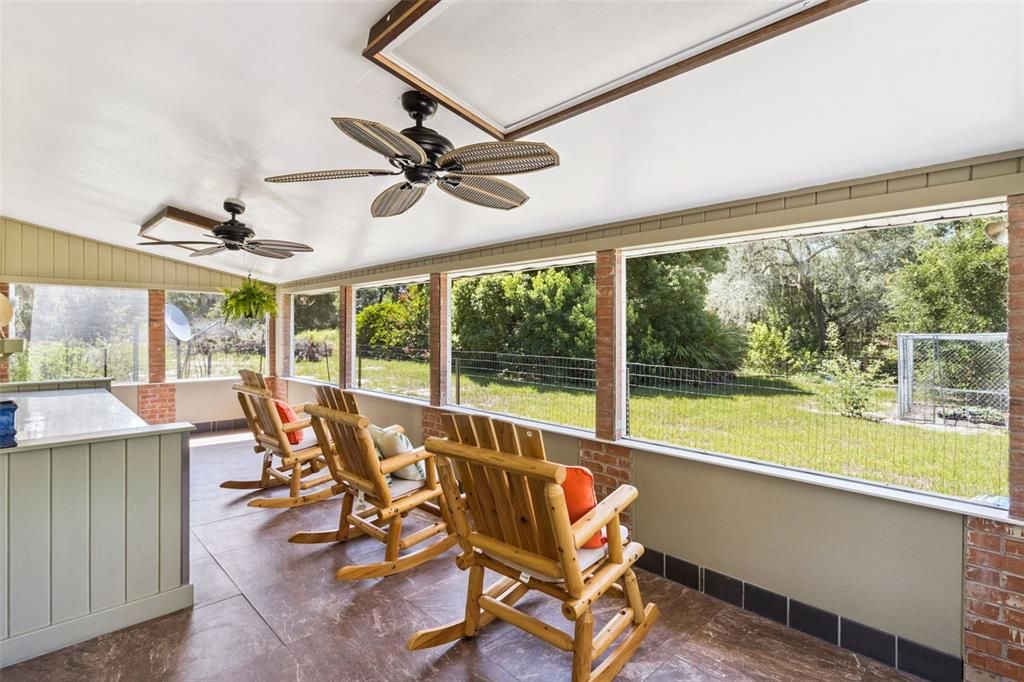En Venta: $465,000 (3 camas, 2 baños, 2208 Pies cuadrados)