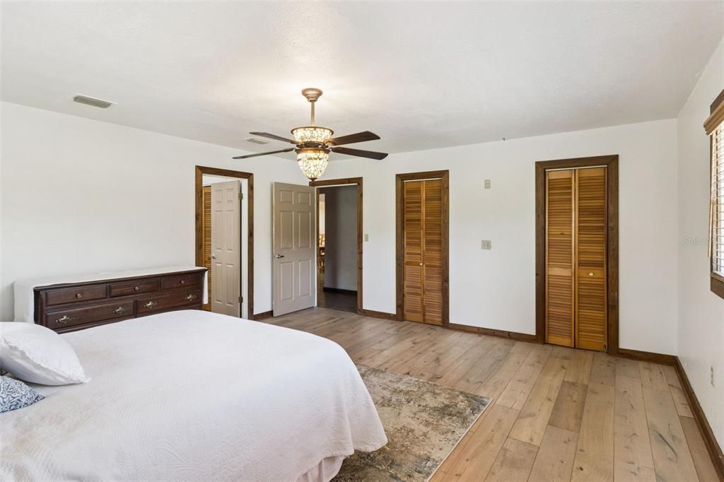 En Venta: $465,000 (3 camas, 2 baños, 2208 Pies cuadrados)