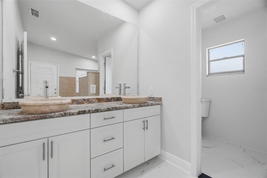 For Sale: $499,000 (4 beds, 3 baths, 2590 Square Feet)