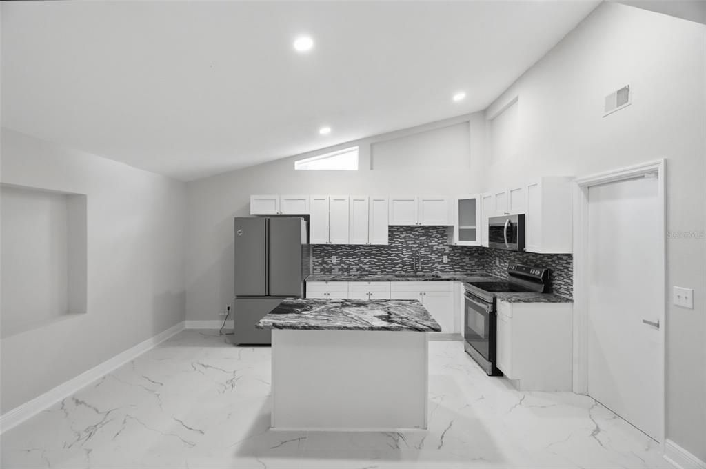 For Sale: $499,000 (4 beds, 3 baths, 2590 Square Feet)