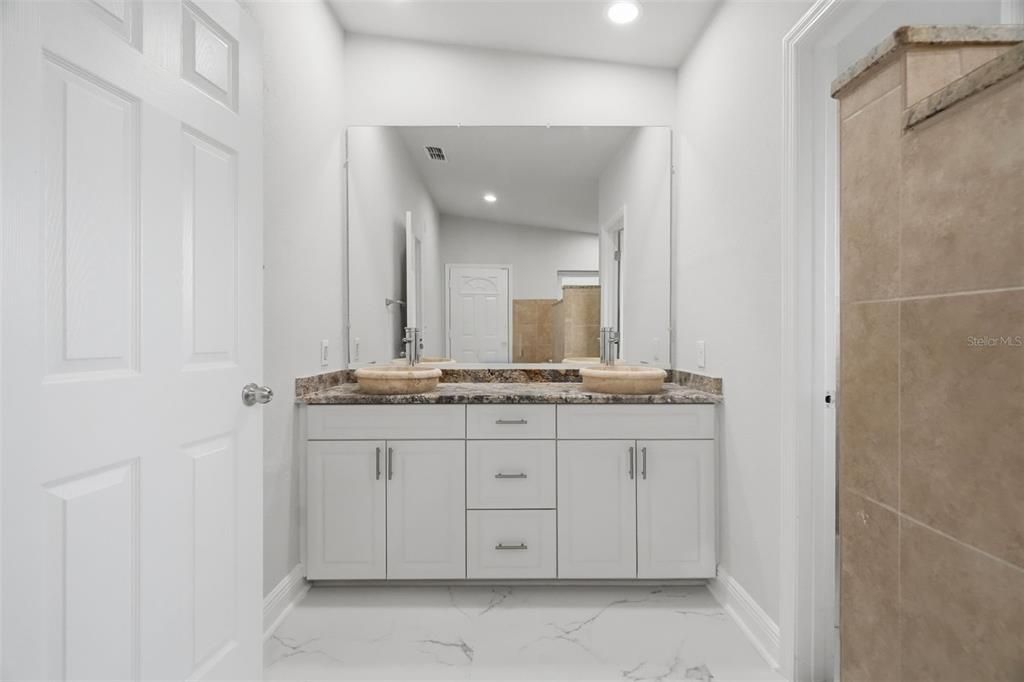 For Sale: $499,000 (4 beds, 3 baths, 2590 Square Feet)