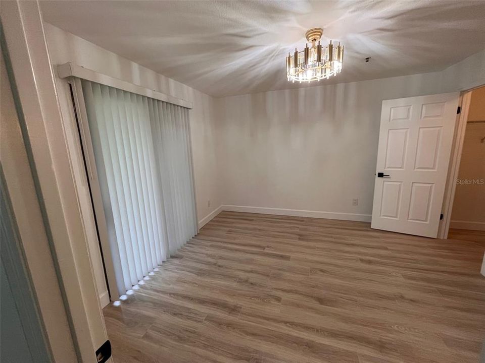 For Sale: $169,900 (1 beds, 1 baths, 572 Square Feet)