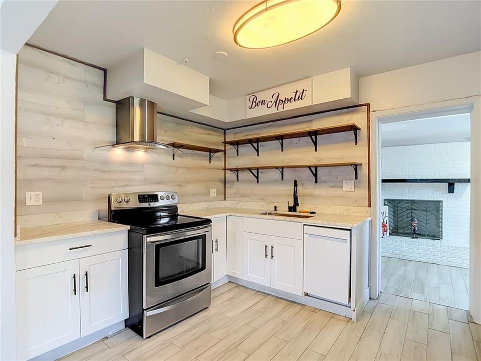 For Sale: $449,000 (3 beds, 2 baths, 1522 Square Feet)