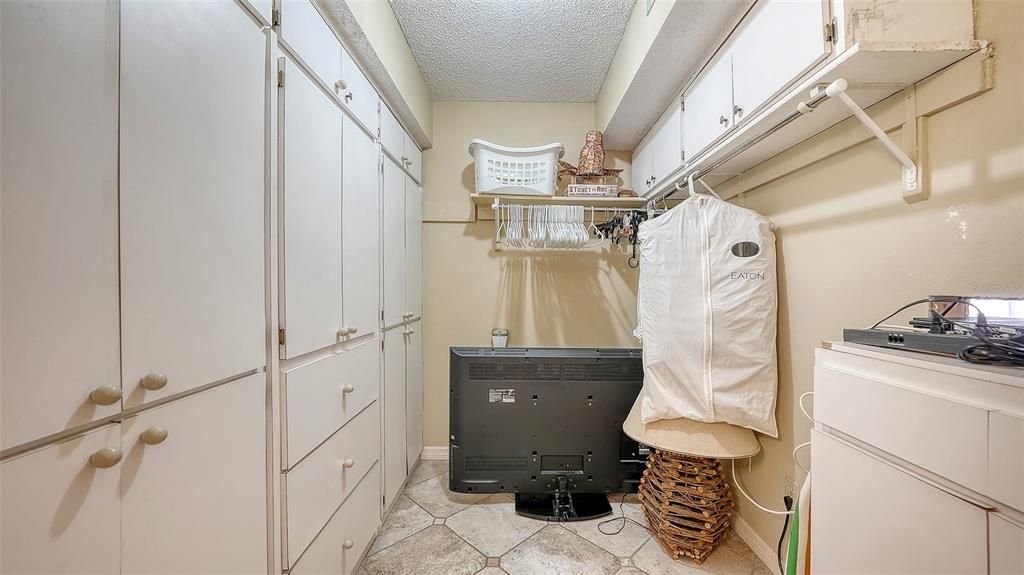 For Sale: $297,000 (3 beds, 2 baths, 1818 Square Feet)