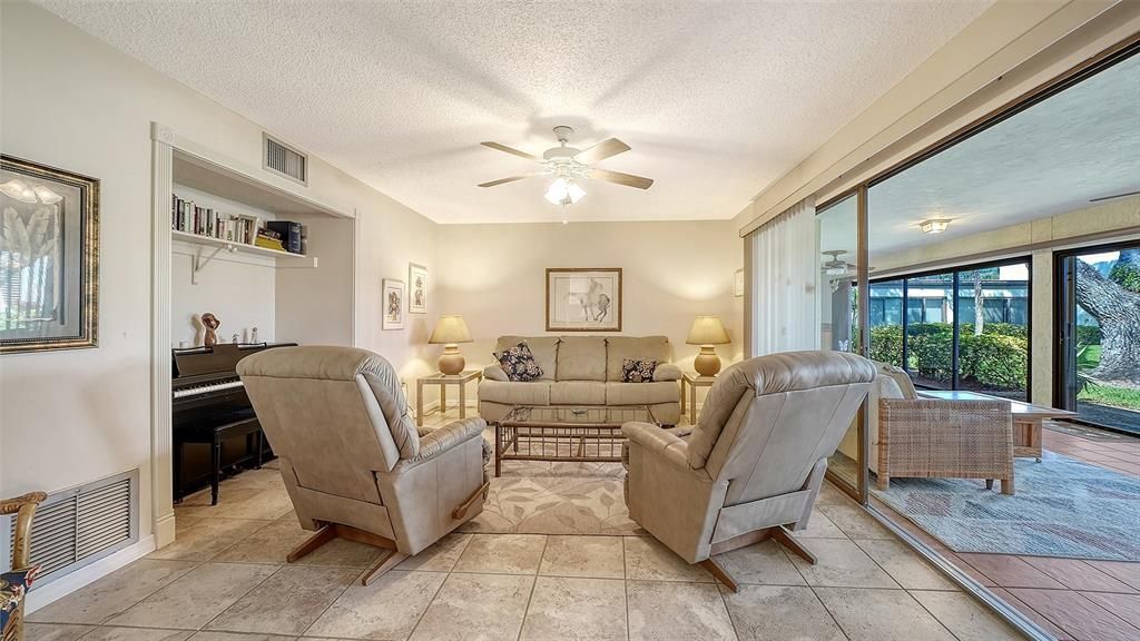 For Sale: $297,000 (3 beds, 2 baths, 1818 Square Feet)
