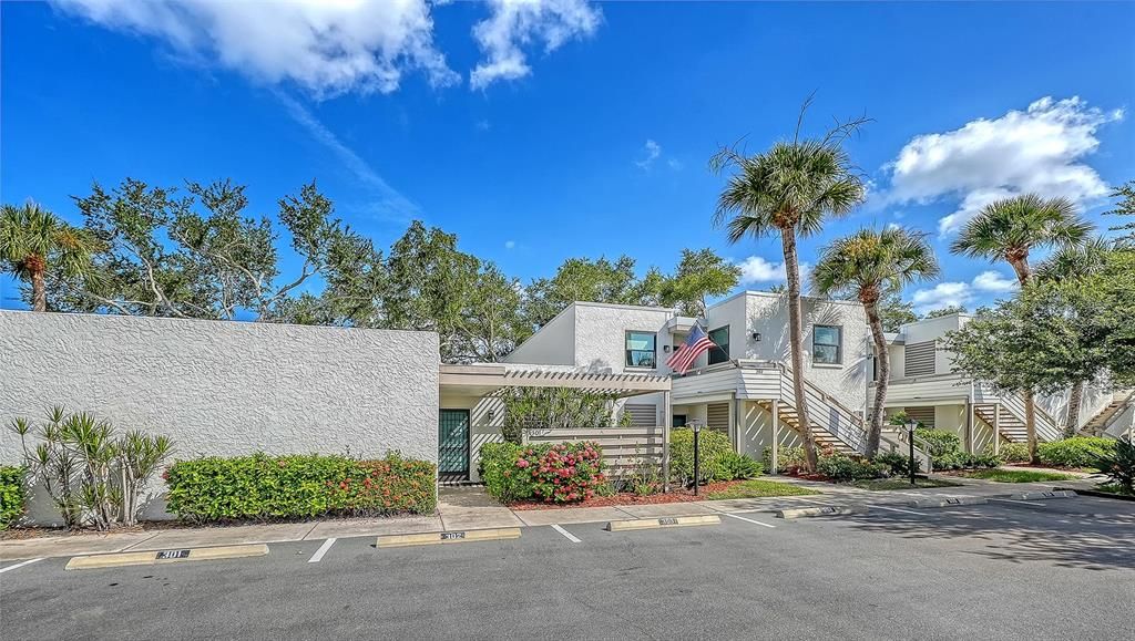 For Sale: $297,000 (3 beds, 2 baths, 1818 Square Feet)