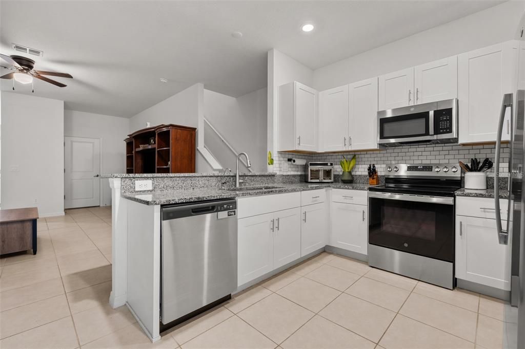 For Sale: $269,500 (3 beds, 2 baths, 1708 Square Feet)