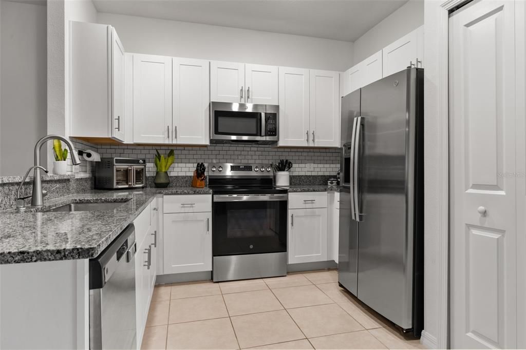 For Sale: $269,500 (3 beds, 2 baths, 1708 Square Feet)