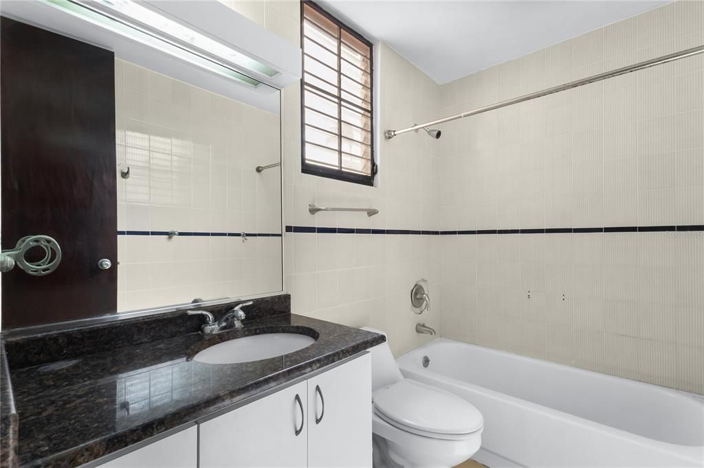 На продажу: $575,000 (3 спален, 2 ванн, 1860 Квадратных фут)