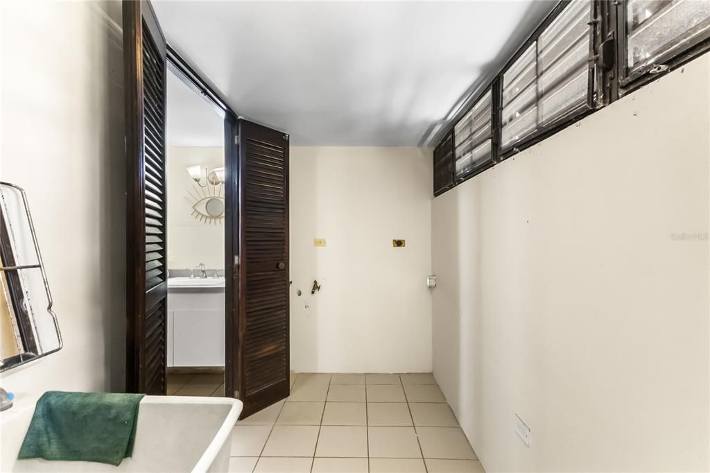 На продажу: $575,000 (3 спален, 2 ванн, 1860 Квадратных фут)