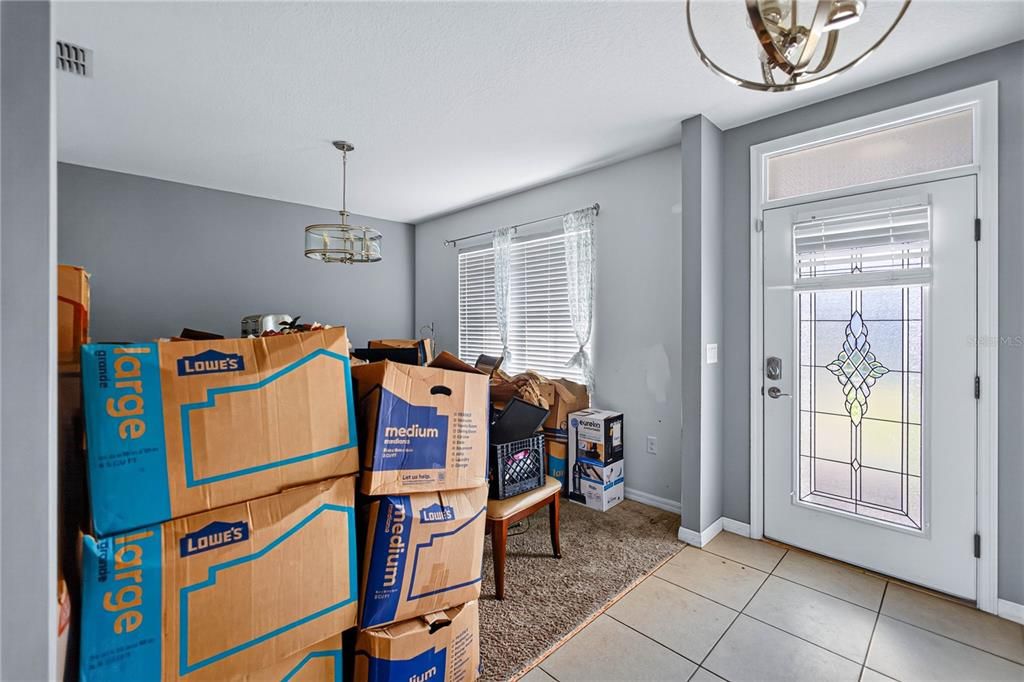 For Sale: $350,000 (5 beds, 3 baths, 2577 Square Feet)