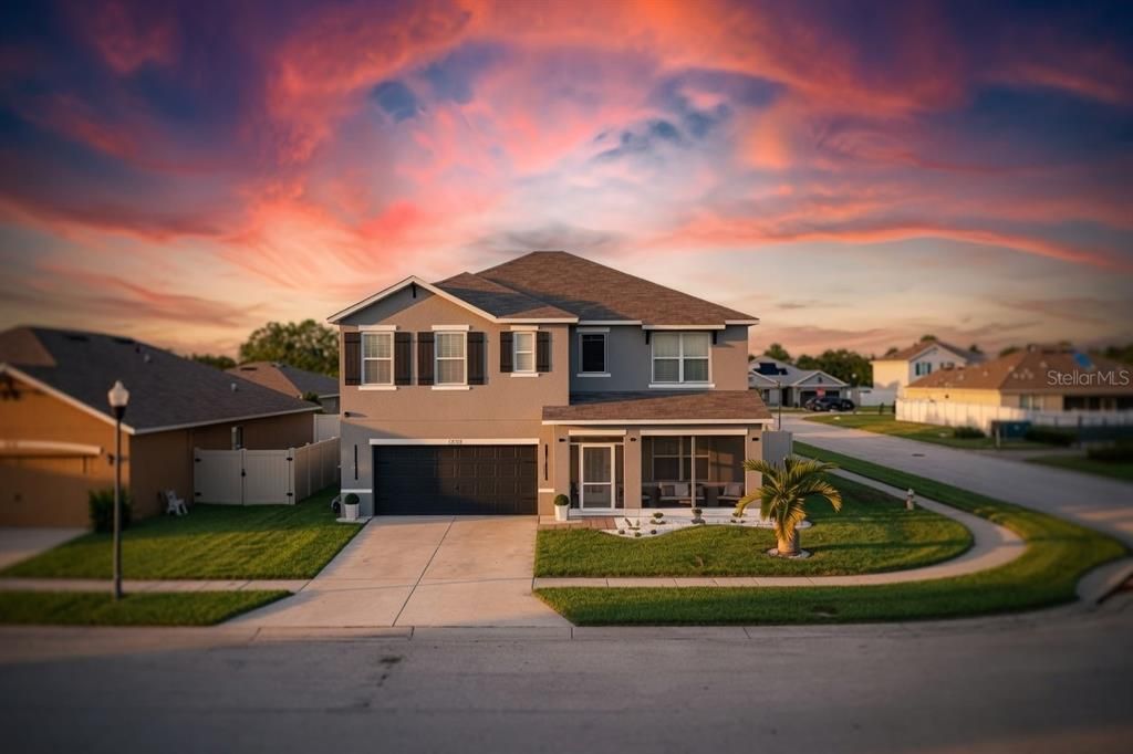 For Sale: $350,000 (5 beds, 3 baths, 2577 Square Feet)