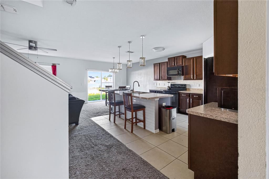 For Sale: $350,000 (5 beds, 3 baths, 2577 Square Feet)