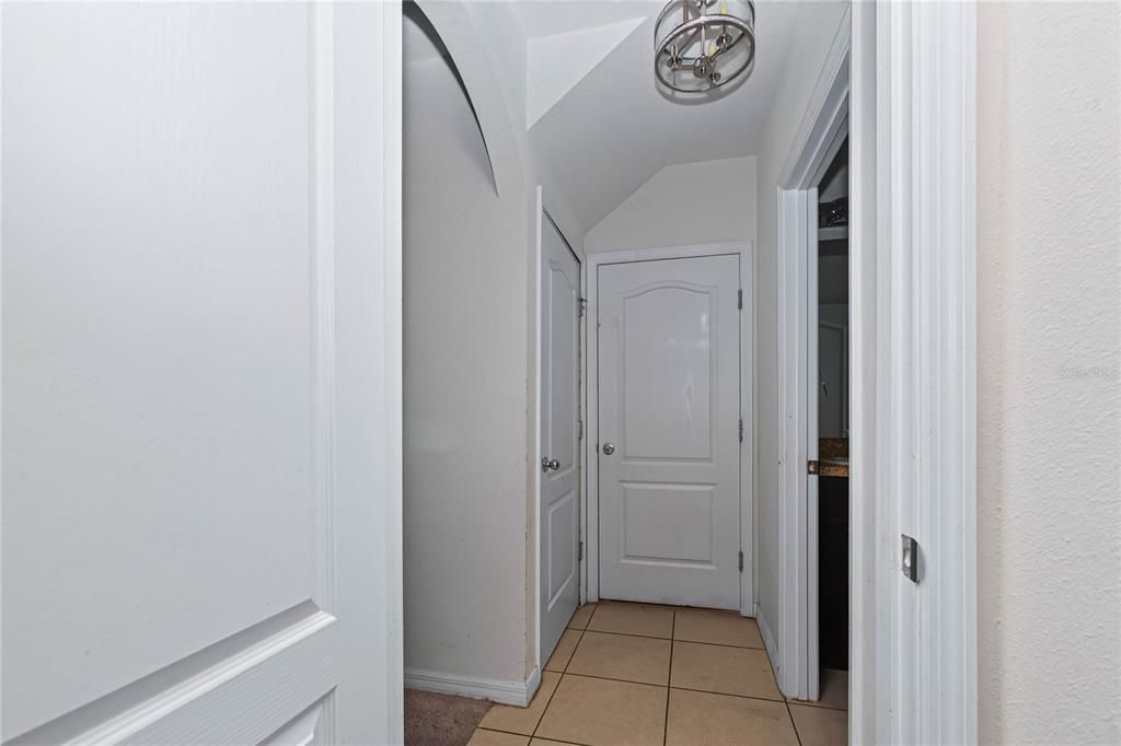 For Sale: $350,000 (5 beds, 3 baths, 2577 Square Feet)