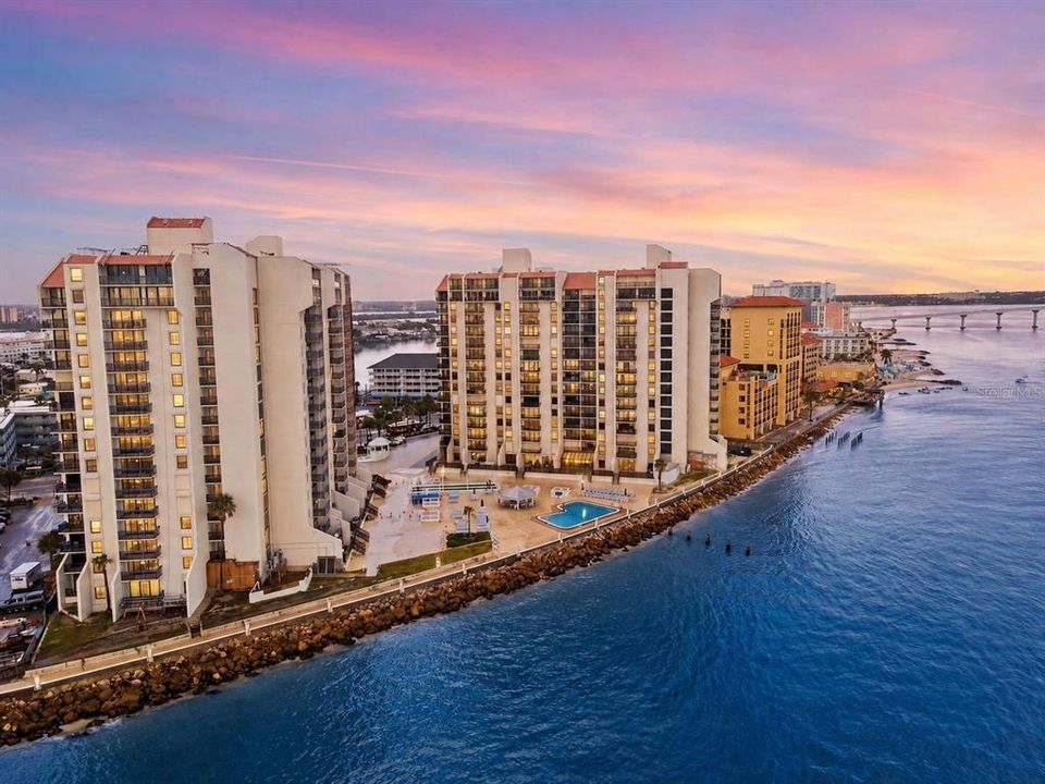 На продажу: $569,000 (2 спален, 2 ванн, 1186 Квадратных фут)