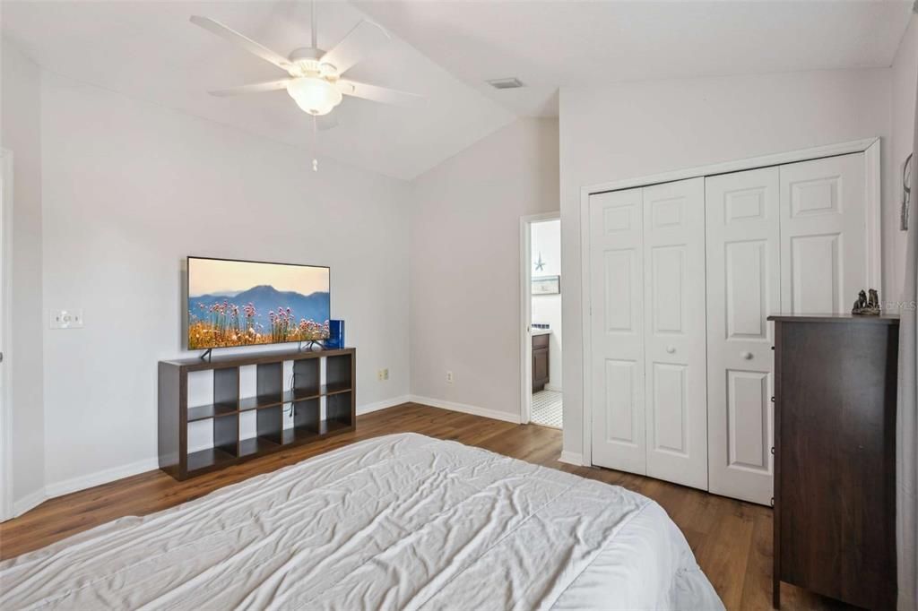 For Rent: $5,000 (6 beds, 5 baths, 3676 Square Feet)