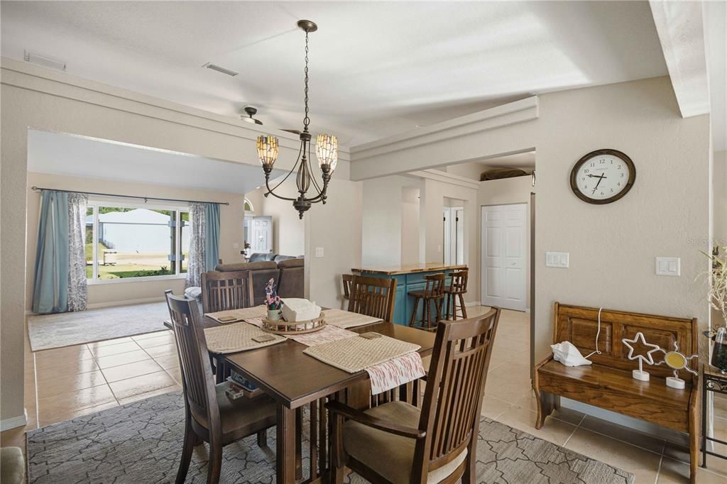 En Venta: $359,900 (3 camas, 2 baños, 1898 Pies cuadrados)