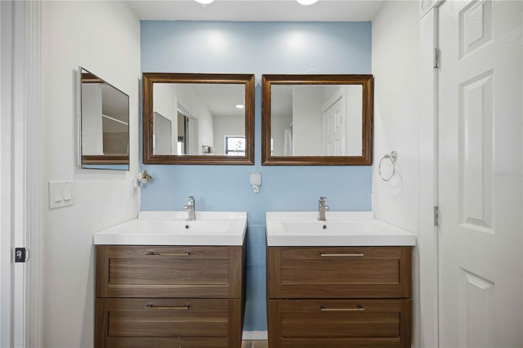 En Venta: $359,900 (3 camas, 2 baños, 1898 Pies cuadrados)
