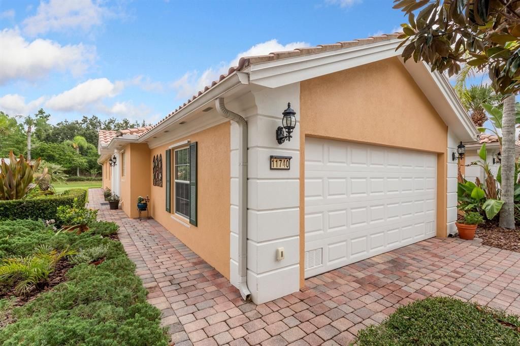 For Sale: $428,000 (2 beds, 2 baths, 1680 Square Feet)