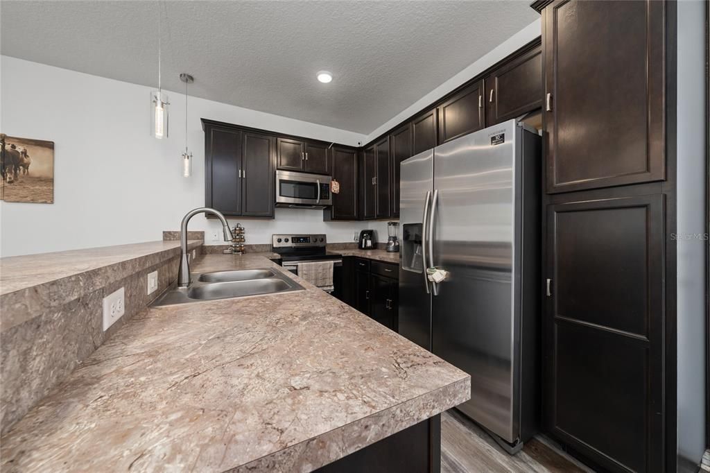 For Sale: $280,000 (3 beds, 2 baths, 1612 Square Feet)
