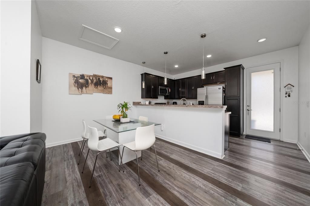 For Sale: $280,000 (3 beds, 2 baths, 1612 Square Feet)