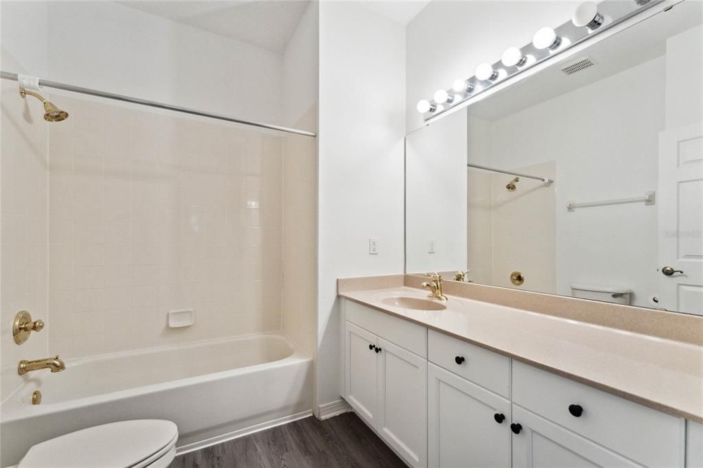 For Rent: $3,200 (3 beds, 2 baths, 1903 Square Feet)