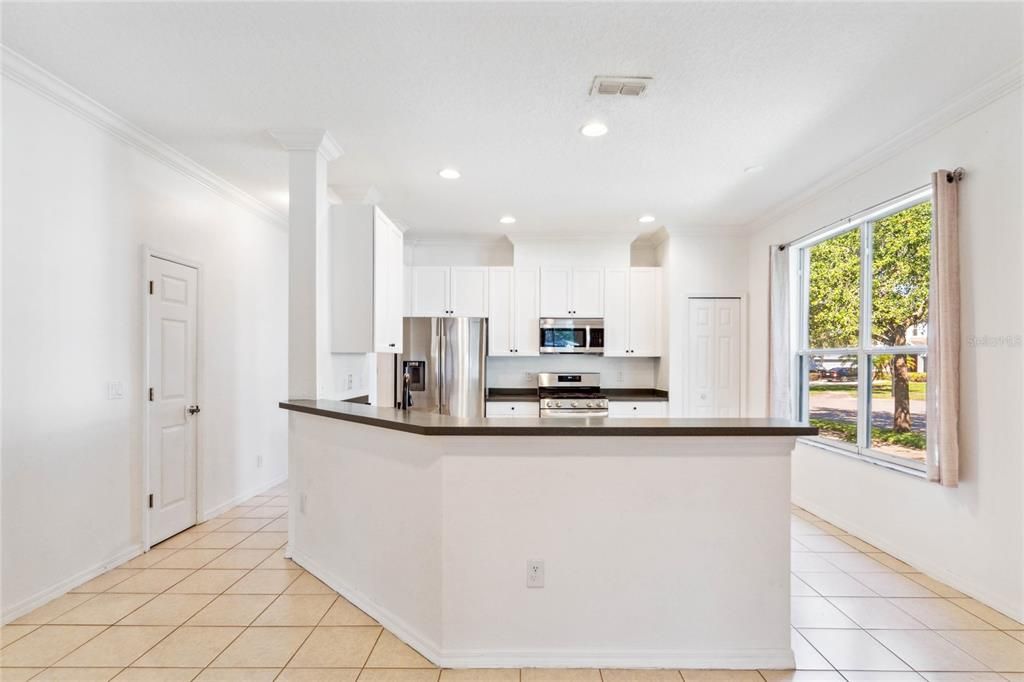 For Rent: $3,200 (3 beds, 2 baths, 1903 Square Feet)