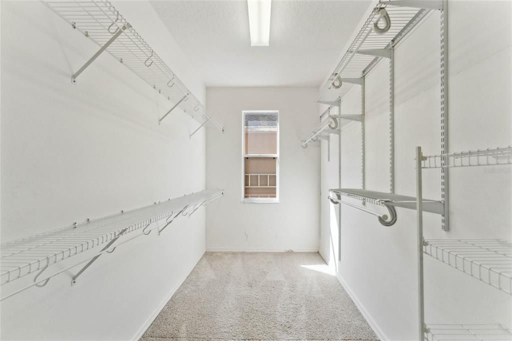 For Rent: $3,200 (3 beds, 2 baths, 1903 Square Feet)