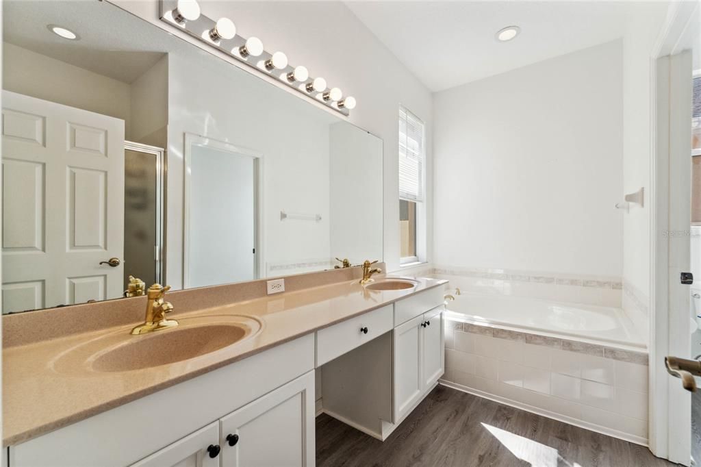 For Rent: $3,200 (3 beds, 2 baths, 1903 Square Feet)