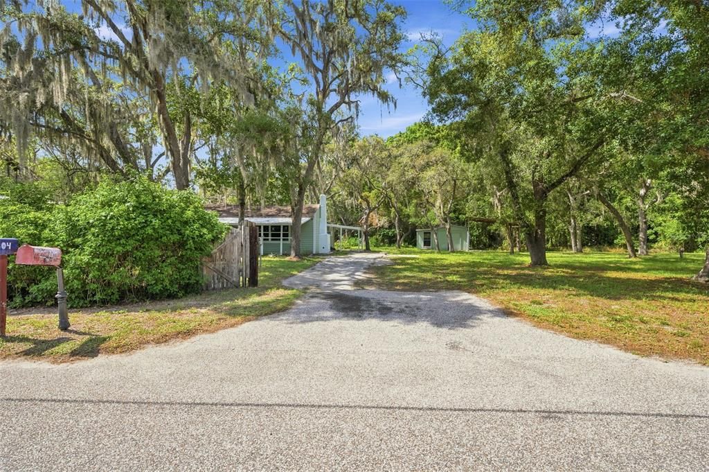 For Sale: $175,000 (2 beds, 1 baths, 1040 Square Feet)