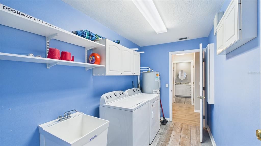 For Sale: $489,000 (3 beds, 2 baths, 2153 Square Feet)