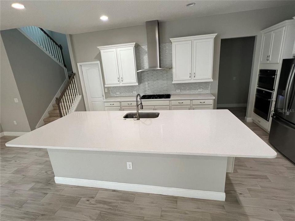 For Sale: $850,000 (5 beds, 4 baths, 3635 Square Feet)