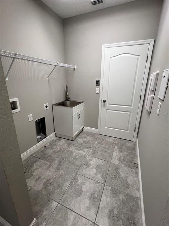 For Sale: $850,000 (5 beds, 4 baths, 3635 Square Feet)