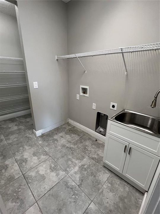 For Sale: $850,000 (5 beds, 4 baths, 3635 Square Feet)
