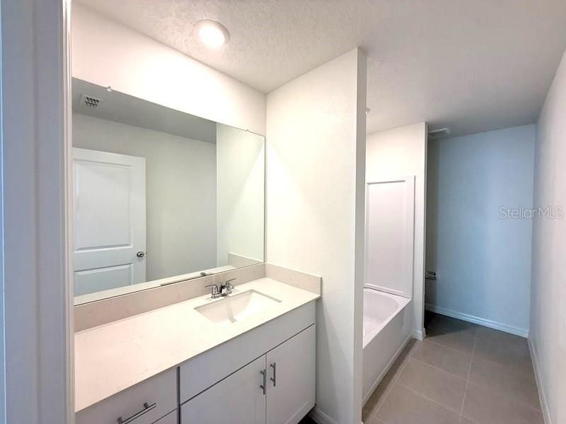 For Rent: $2,600 (6 beds, 3 baths, 2463 Square Feet)