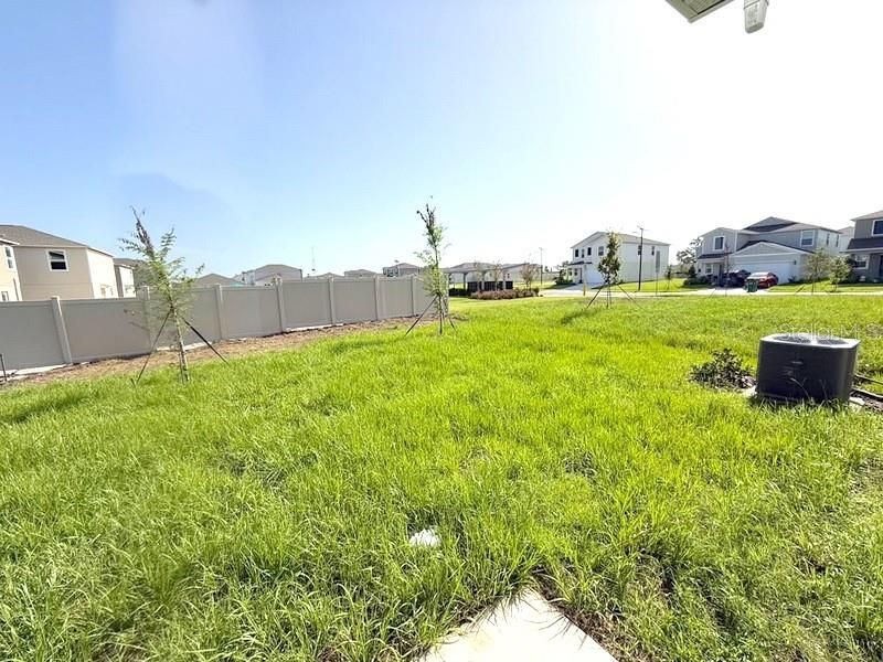 For Rent: $2,600 (6 beds, 3 baths, 2463 Square Feet)