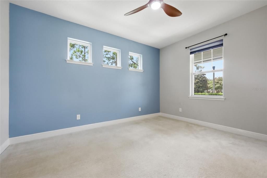 En Venta: $549,990 (3 camas, 2 baños, 1979 Pies cuadrados)