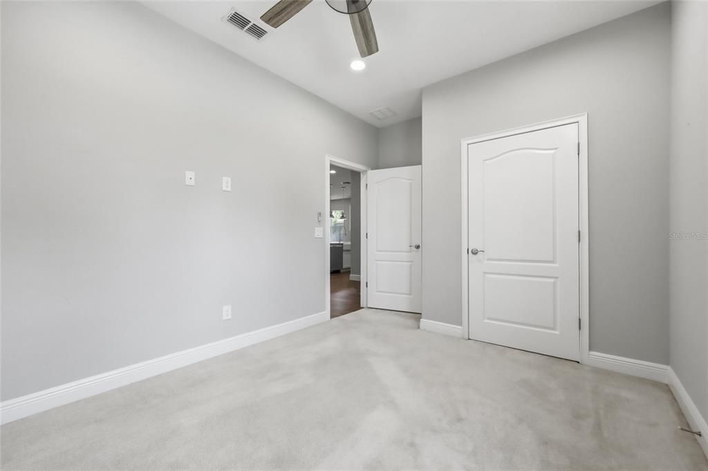 En Venta: $549,990 (3 camas, 2 baños, 1979 Pies cuadrados)