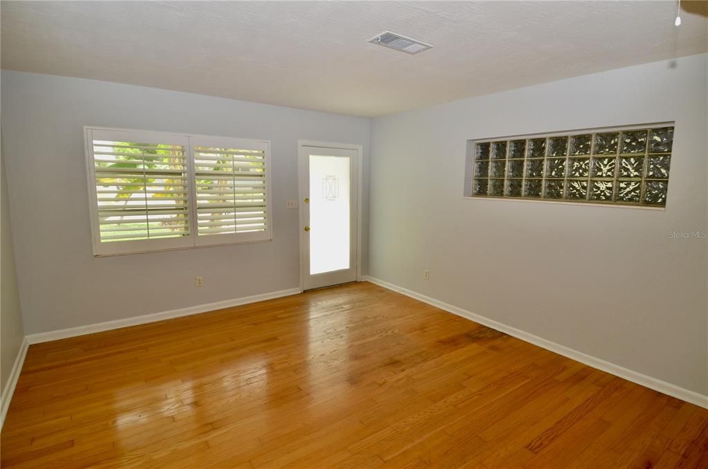 For Sale: $450,000 (3 beds, 2 baths, 1542 Square Feet)